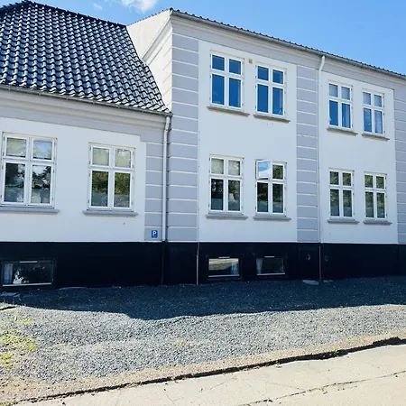 Aday - Cozy 1 Bedroom With Free Parking In Apartmán Nørresundby